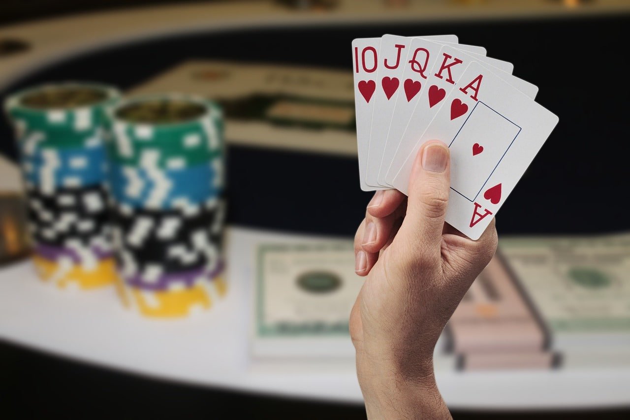 Dragon Tiger cards dealt at login megasloto Featured Games table